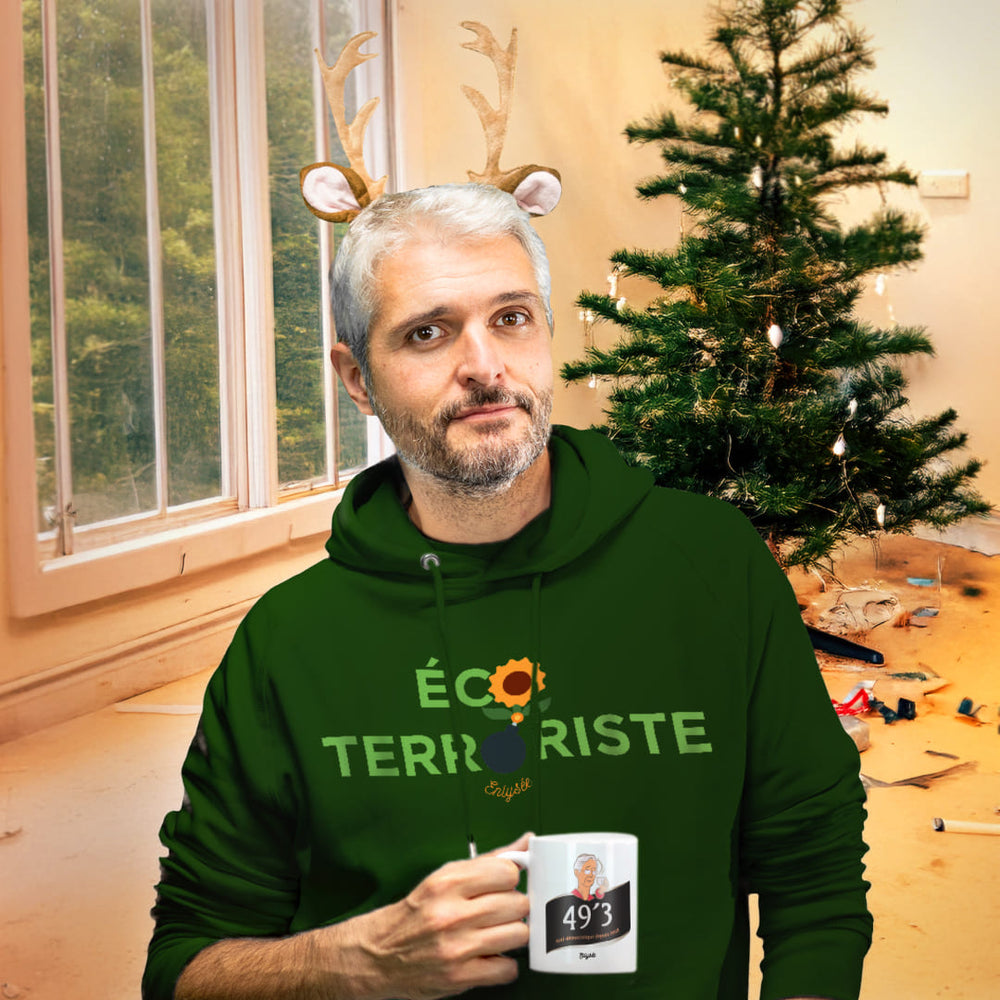 Photo de Noel de Pierre-Emmanuel Barre sweat a capuche vert foncé eco-terroriste