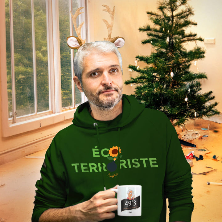 Photo de Noel de Pierre-Emmanuel Barre sweat a capuche vert foncé eco-terroriste